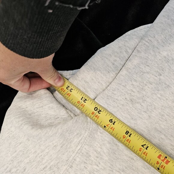 Vintage Sweatshirt Crewneck Gray M Distressed Springfield Racquet Fitness Center - Picture 12 of 14